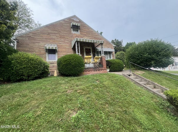 102 Logan Avenue, Altoona, PA 16602