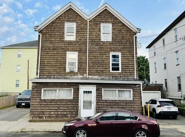 77 Fulton St, Fall River, MA 02720