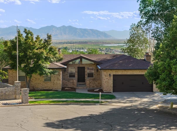 254 E 1825 N, Centerville, UT 84014
