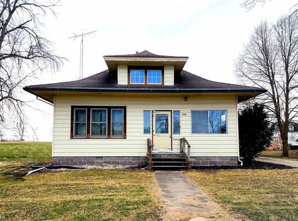 308 E 2ND Street, Moulton, IA 52572
