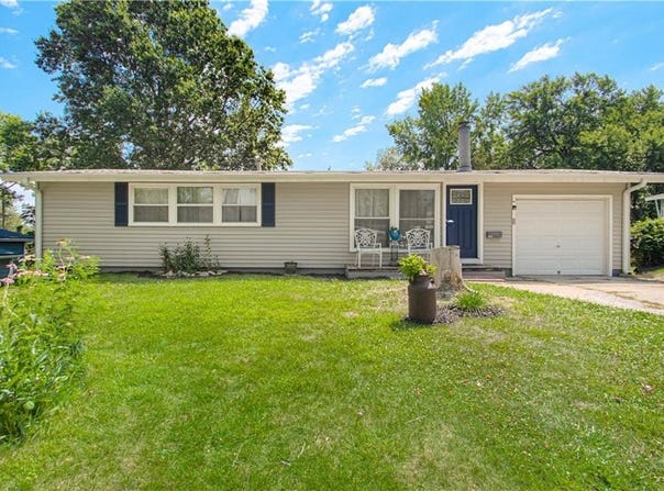 5613 N Garfield Avenue, Gladstone, MO 64118