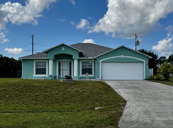 484 SW Columbus Drive, Port Saint Lucie, FL 34953