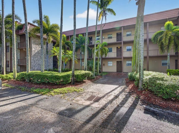 120 Sparrow Drive, Royal Palm Beach, FL 33411