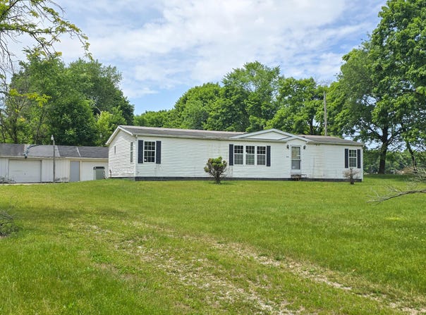 5580 S Meridian Road, Hudson, MI 49247
