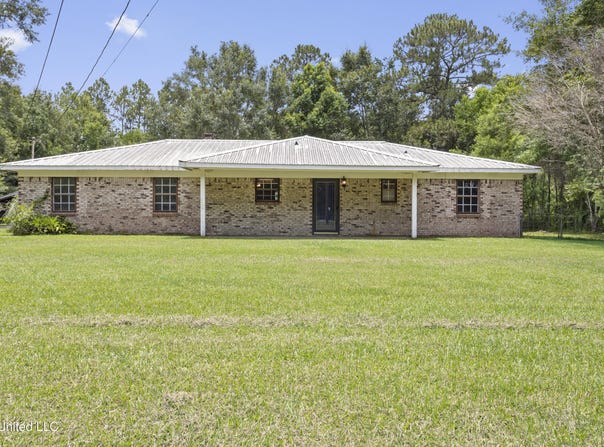 9100 Augusta Road, Moss Point, MS 39562