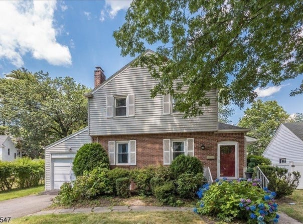 699 Kent Ave, Teaneck Twp., NJ 07666-1606