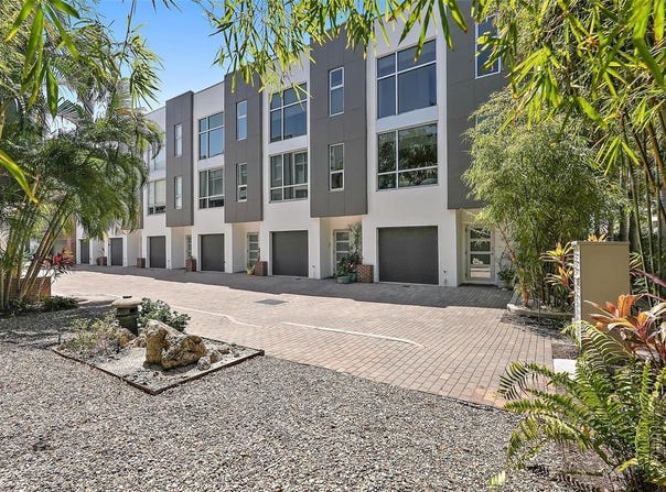325 5TH AVENUE S, ST PETERSBURG, FL 33701