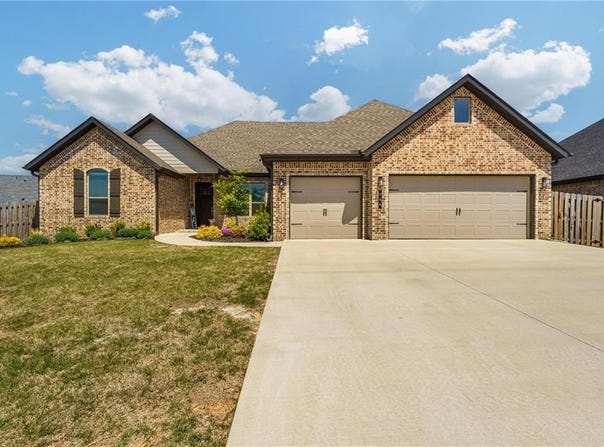 944 Budrio  AVE, Tontitown, AR 72762