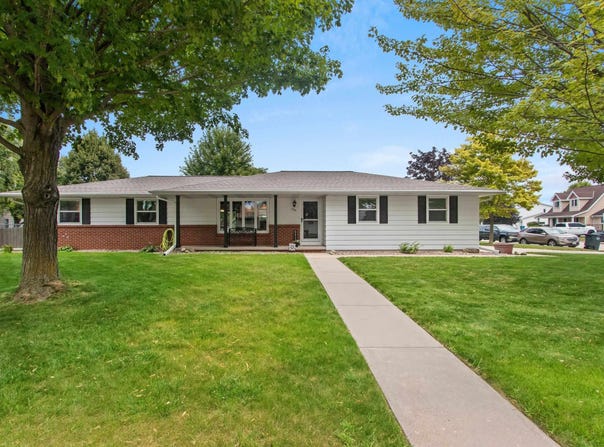 2361 SANTA BARBARA Drive, GREEN BAY, WI 54313