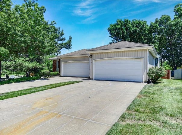 12303 W 105 Terrace, Overland Park, KS 66215