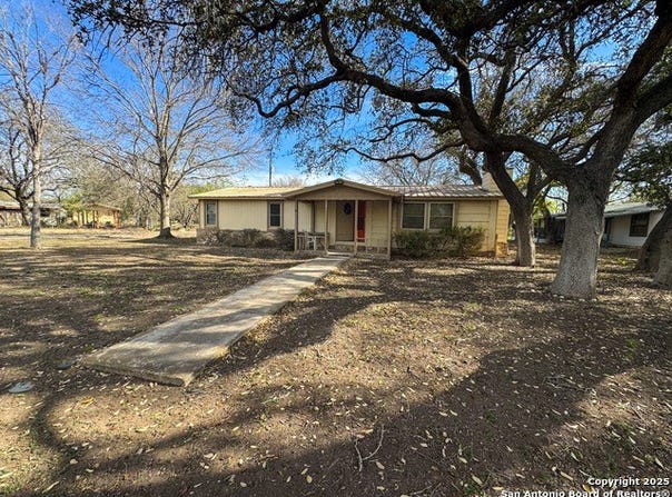 210 Airport Rd, Brackettville, TX 78832