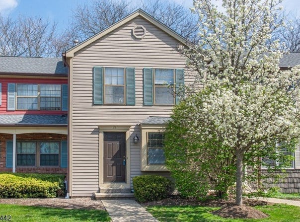 21 Great Horned Owl Ct, Allamuchy Twp., NJ 07840-3303