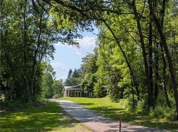 2386 Big Lake Avenue, Eureka, WI 54024