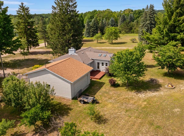 3703 S Carmean Road, Thompsonville, MI 49683