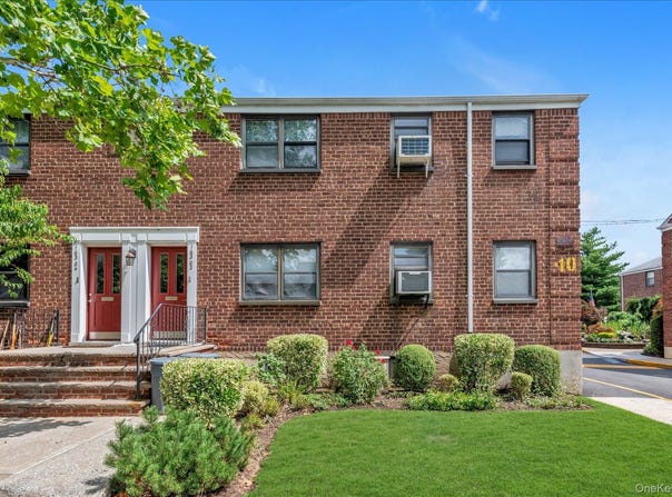 163-02 Willets Point Blvd., Whitestone, NY 11357