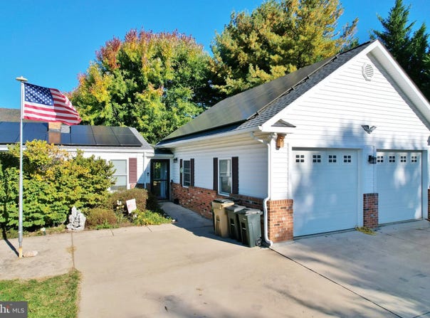 8289 BACK ROAD, MAURERTOWN, VA 22644