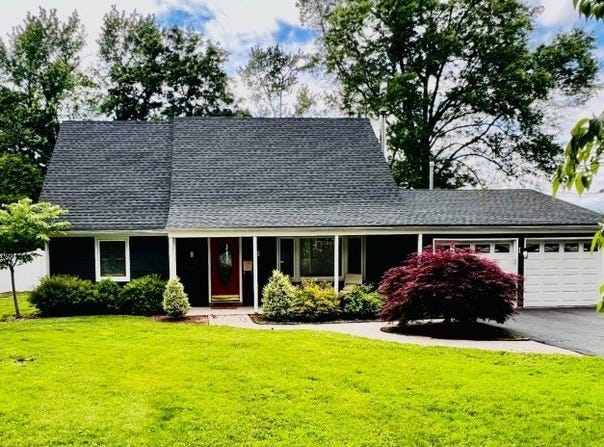 10 Evergreen Rd, Franklin Twp., NJ 08873-2822