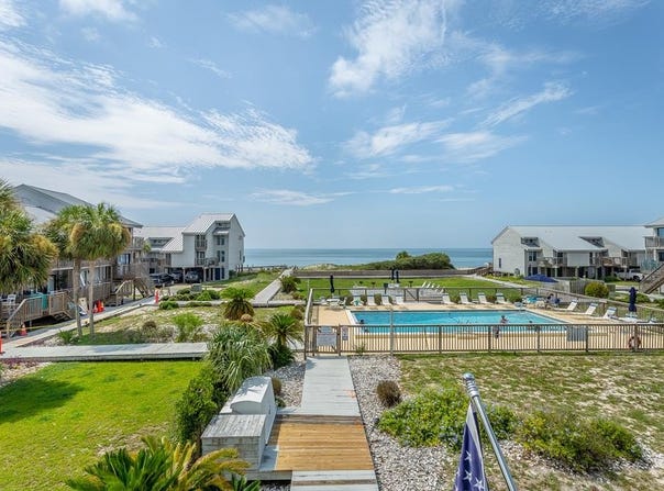 1760 E Gulf Beach Dr, St. George Island, FL 32328