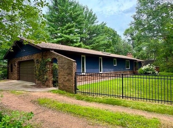 5331 GREENVIEW LANE, Stevens Point, WI 54482