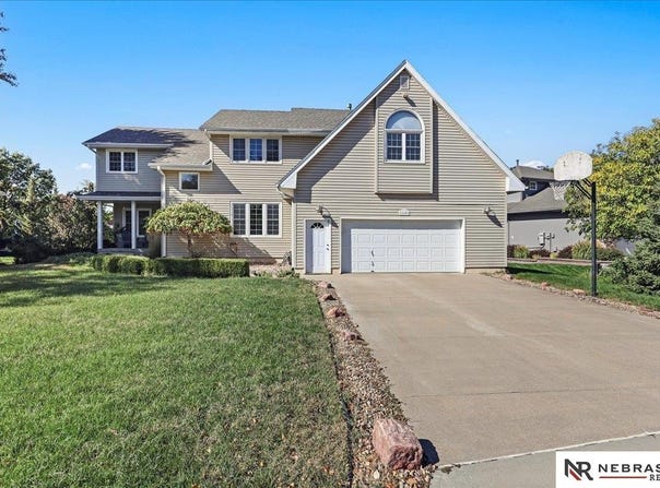 16606 Hilo Circle, Papillion, NE 68046