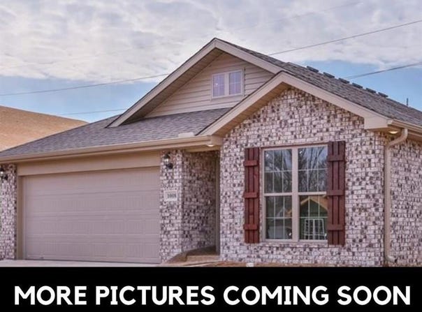 1008  E Sumac  ST, Rogers, AR 72756