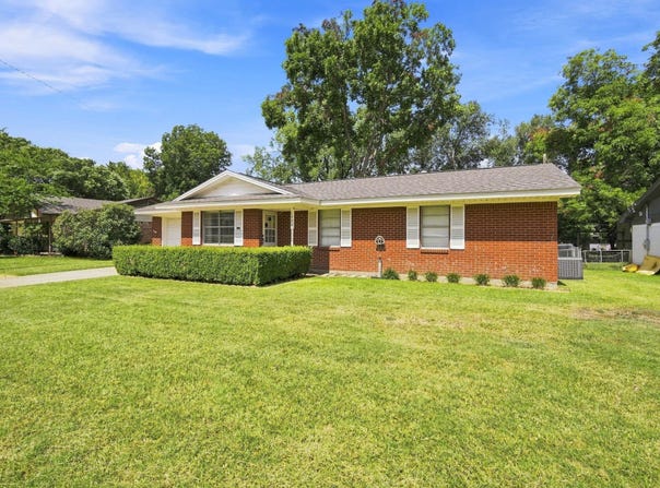 1420 Austin Drive, Ennis, TX 75119