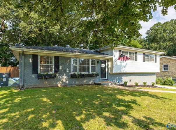 309 Forrest Park Court NW, Huntsville, AL 35806