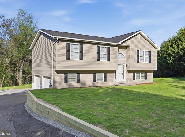 174 OPEN FIELD Lane, FALLING WATERS, WV 25419