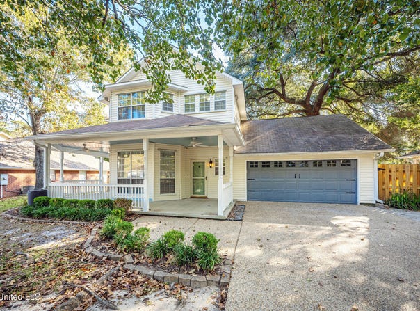2808 Hickory Lane, Ocean Springs, MS 39564