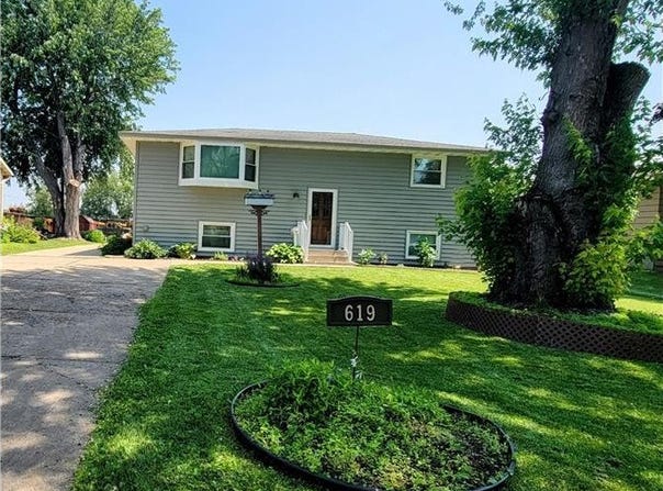 619 3rd Street NW, Forest Lake, MN 55025