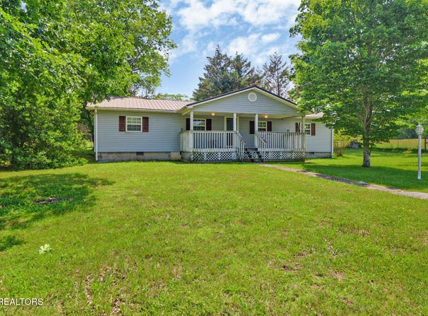 1729 Roslin Rd, Jamestown, TN 38556