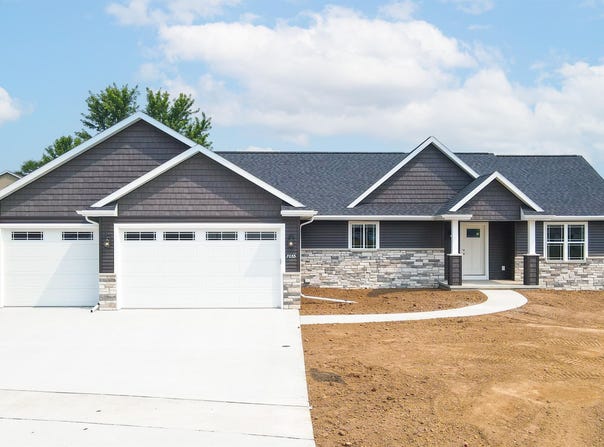 W7055 JACLYN Lane, GREENVILLE, WI 54942