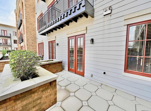 7707 Bluebonnet Blvd, Baton Rouge, LA 70810