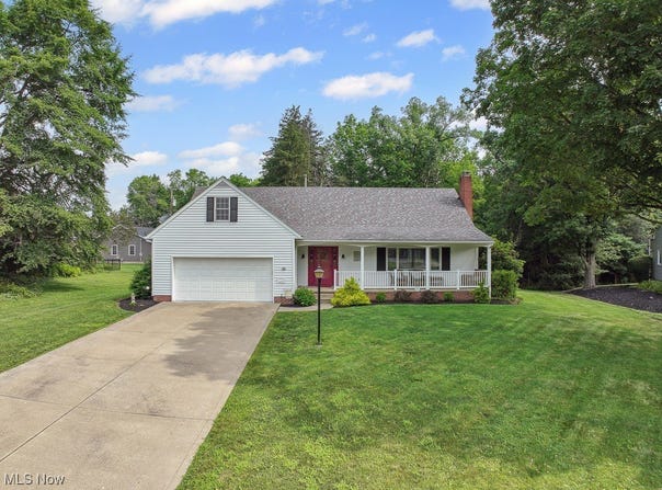 1527 Glenking Lane, Alliance, OH 44601