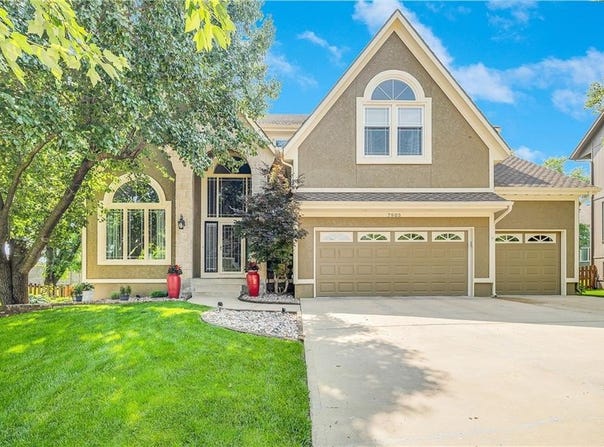 7905 W 129th Street, Overland Park, KS 66213