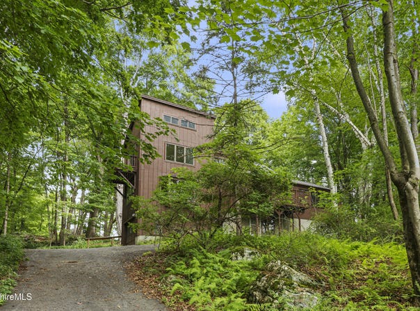 119 Buxton Hill Rd, Williamstown, MA 01267