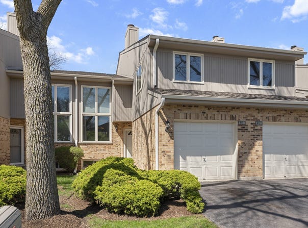 22w128 Butterfield Road, Glen Ellyn, IL 60137