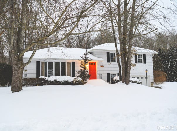 7 Old Colony Road, North Stonington, CT 06359