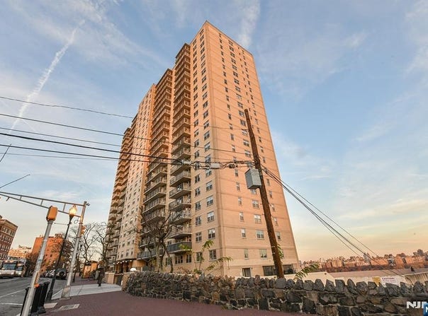 6600 Boulevard East 22J, West New York, NJ 07093