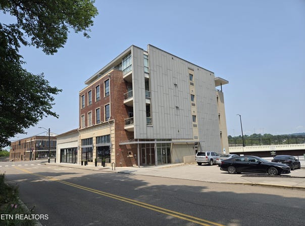 555 W Jackson Ave, Knoxville, TN 37902