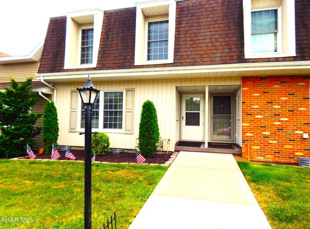 540 Sunbrook Manor Drive, Duncansville, PA 16635