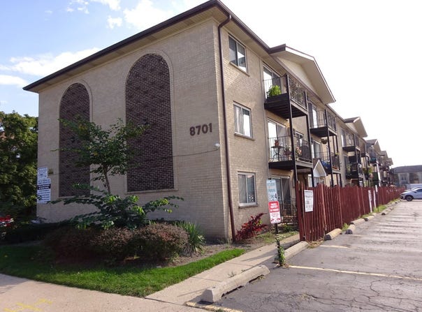 8701 W FOSTER Avenue, Chicago, IL 60656