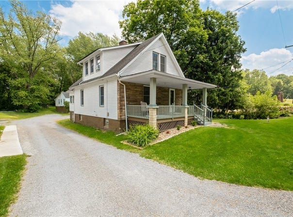351 S Eberhart Road, City of But SW, PA 16001