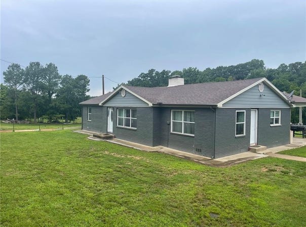 21260 Nicodemus Church  RD, Siloam Springs, AR 72761