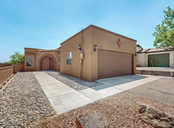 913 CHARLES Drive NE, Rio Rancho, NM 87144