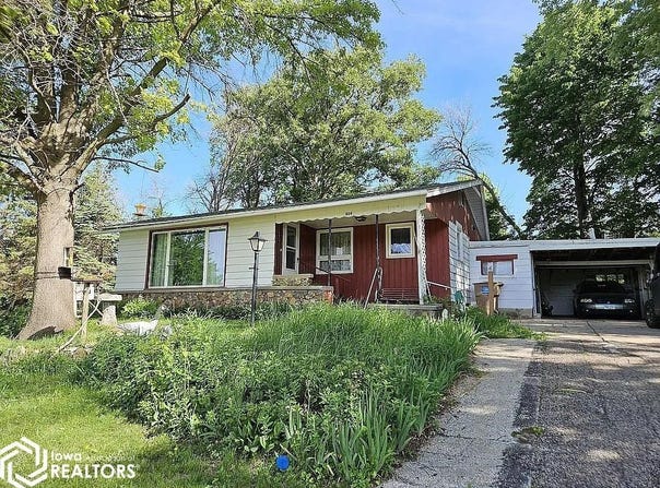 809 Bridge St, Coon Rapids, IA 50058