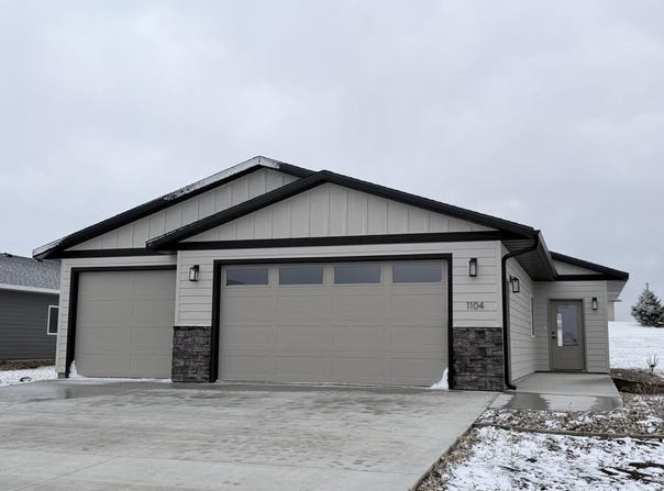 1104 S 6th Ave., Rock Rapids, IA 51246