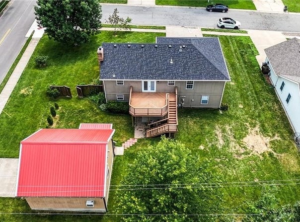 702 Deerfield Street, Leavenworth, KS 66048