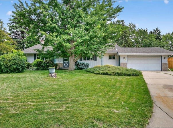 3327 Skycroft Drive, Saint Anthony, MN 55418