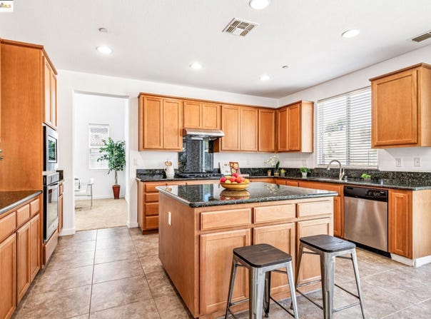 4576 Benton St, Antioch, CA 94531